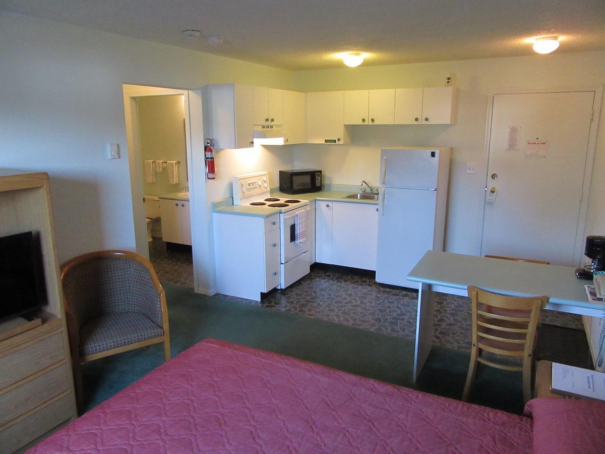 Lake Cowichan Lodge ภายนอก รูปภาพ